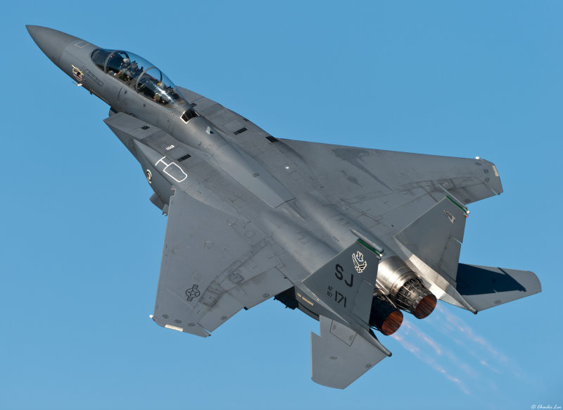 Không quân Mỹ hiện đang cần ít nhất 8 tiêm kích F-15 thế hệ mới trong biên chế trang bị của mình. Boeing cho biết, các chiến đấu cơ F-15 phiên bản mới sẽ có cấu tạo khí động học tốt hơn, radar hiện đại hơn và mang được nhiều vũ khí hơn so với phiên bản cũ. Nguồn ảnh: Pinterest.