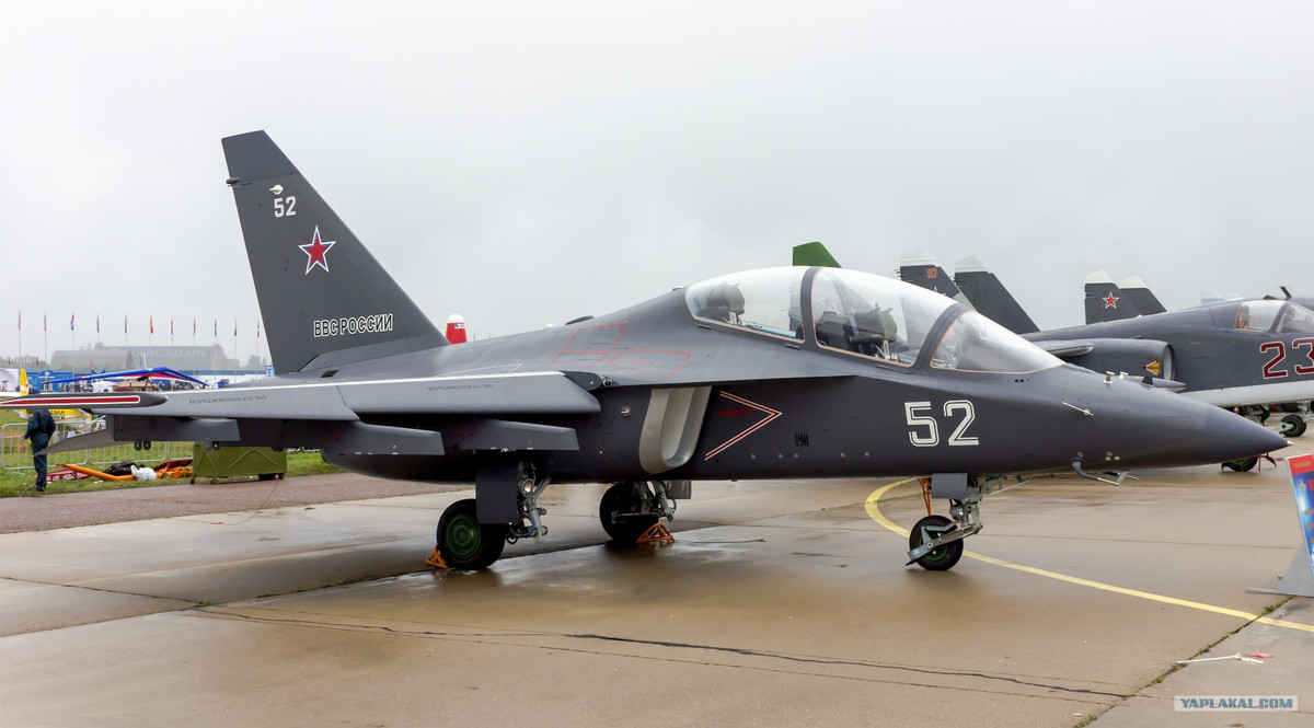 Đây là tính năng cực kỳ quan trọng giúp Yak-130 trở thành giải pháp huấn luyện phi cơ chiến đấu hiệu quả duy nhất trong một lực lượng không quân sử dụng đa hệ máy bay chiến đấu. Nguồn ảnh: Pinterest.