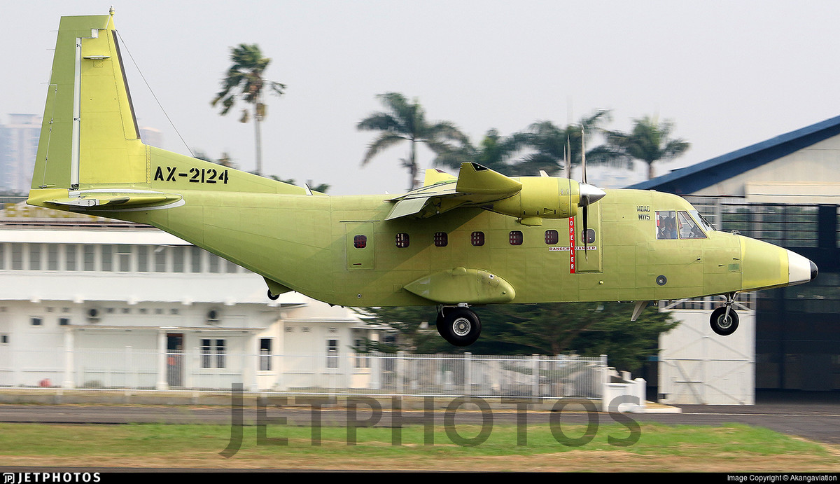 Khi làm nhiệm vụ vận tải hàng hoá, vận tải cơ NC212i có thể mang theo tối đa 2,7 tấn hàng hoá trong khoang chứa hàng của mình. Nguồn ảnh: Pinterest.