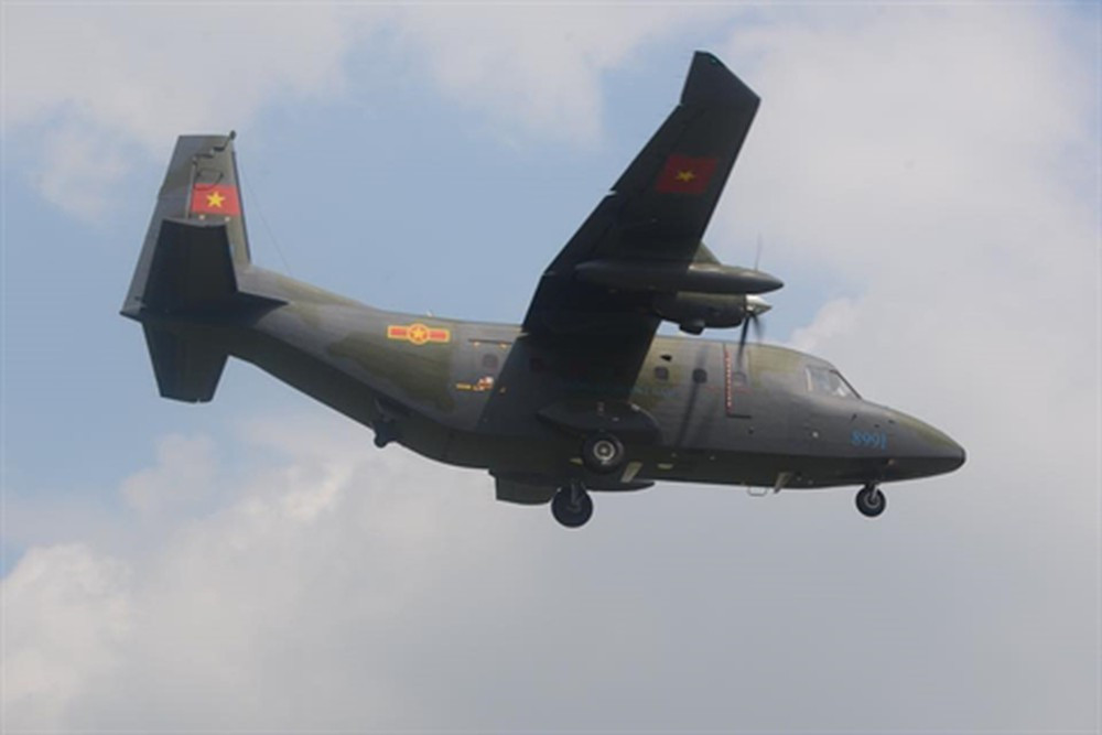 Đây là loại máy bay vận tải quân sự có khả năng cất, hạ cánh trên đường băng ngắn. Đây là loại máy bay hạng trung, được sử dụng làm nhiệm vụ vận tải người và hàng hoá. Nguồn ảnh: Pinterest.