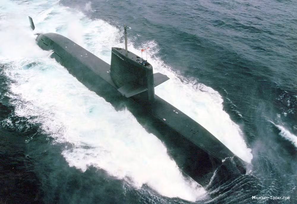 Trong quá khứ, Lực lượng Phòng vệ Trên biển Nhật Bản từng có trong biên chế 11 tàu ngầm lớp Oyashio. Tuy nhiên tới nay chỉ còn 9 chiếc tiếp tục hoạt động, hai chiếc khác chỉ phục vụ công tác huấn luyện. Nguồn ảnh: QQ.