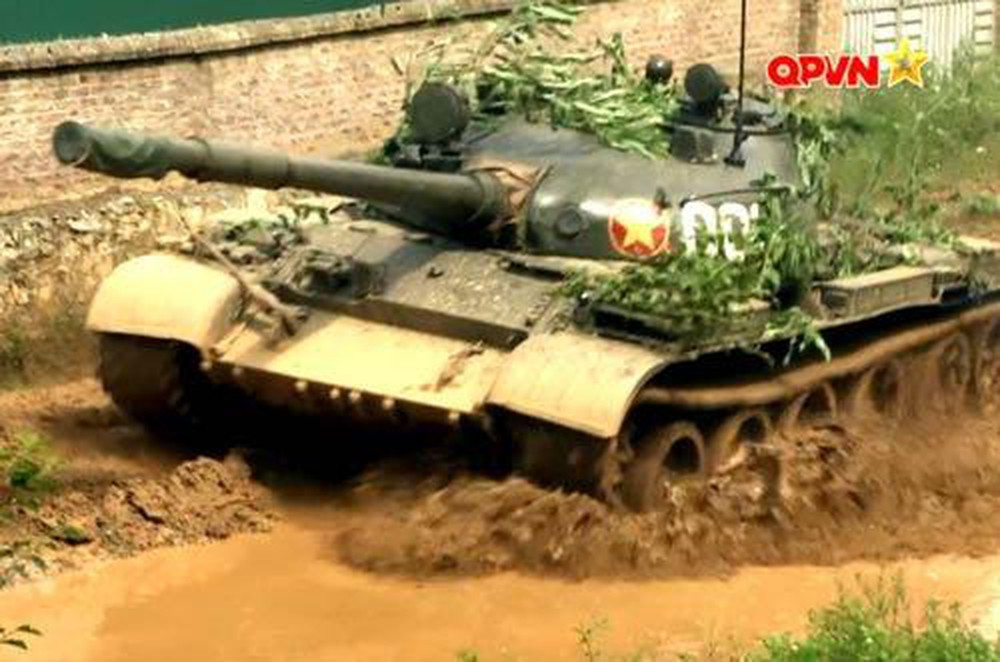 Trong tương lai, Việt Nam sẽ có rất nhiều phương án cải tiến T-62 theo các gói nâng cấp của nước ngoài, trong đó có nhiều gói nâng cấp giúp T-62 hiện đại ngang với T-72. Nguồn ảnh: QPVN.