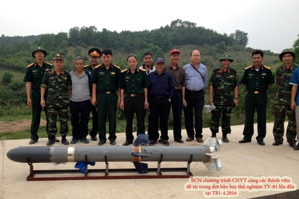 Trong thời gian năm 2014 tới năm 2016, Việt Nam đã nghiên cứu và thử nghiệm thành công tên lửa TV-01 - loại tên lửa do Việt Nam tự nghiên cứu và chế tạo với chi phí cho toàn bộ công trình chỉ 20 tỷ đồng. Nguồn ảnh: VAST.