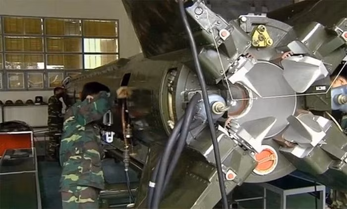 Các phiên bản tên lửa Scud xuất hiện trong biên chế của Quân đội Việt Nam được cho là các bản Scud B, Scud C và Scud D. Các phiên bản tên lửa này có tầm bắn lên tới 300 km hoặc 700 km với Scud C. đủ để bao quát trọn một vùng rộng lớn trong lãnh thổ và lãnh hải của Việt Nam. Nguồn ảnh: TL.