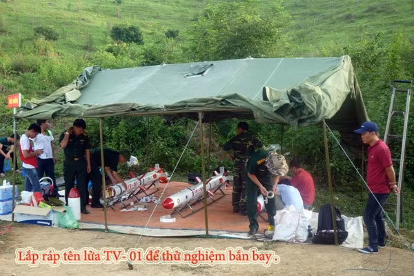 Việc đề tài thành công đã mang lại rất nhiều kết quả, trong đó bao gồm những kiến thức, kinh nghiệm quan trọng trong việc chế tạo tên lửa đẩy tầm thấp sử dụng động cơ nhiên liệu rắn kết hợp với kỹ thuật phóng thẳng đứng. Nguồn ảnh: VAST.