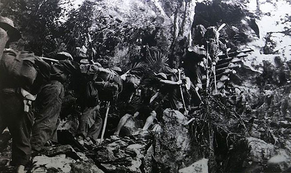 Những người lính trong cuộc gọi đây là "Tuyến Lửa" vì đơn giản cả Mỹ lẫn Việt Nam đều hiểu, đường Trường Sơn còn - kháng chiến còn. Nguồn ảnh: TTXVN.