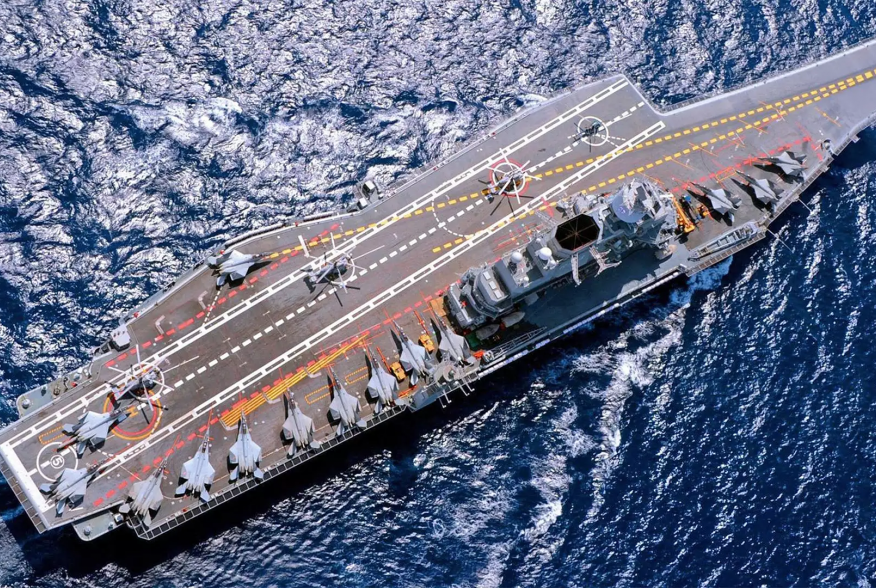 Giống như nhiều tàu sân bay khác do Liên Xô sản xuất, INS Vikramaditya cũng có vũ khí khá "hùng hậu" bao gồm tên lửa phòng không Barak 1, Barak 8; 4 tổ hợp pháo bắn nhanh AK-630. Nguồn ảnh: India-navy.