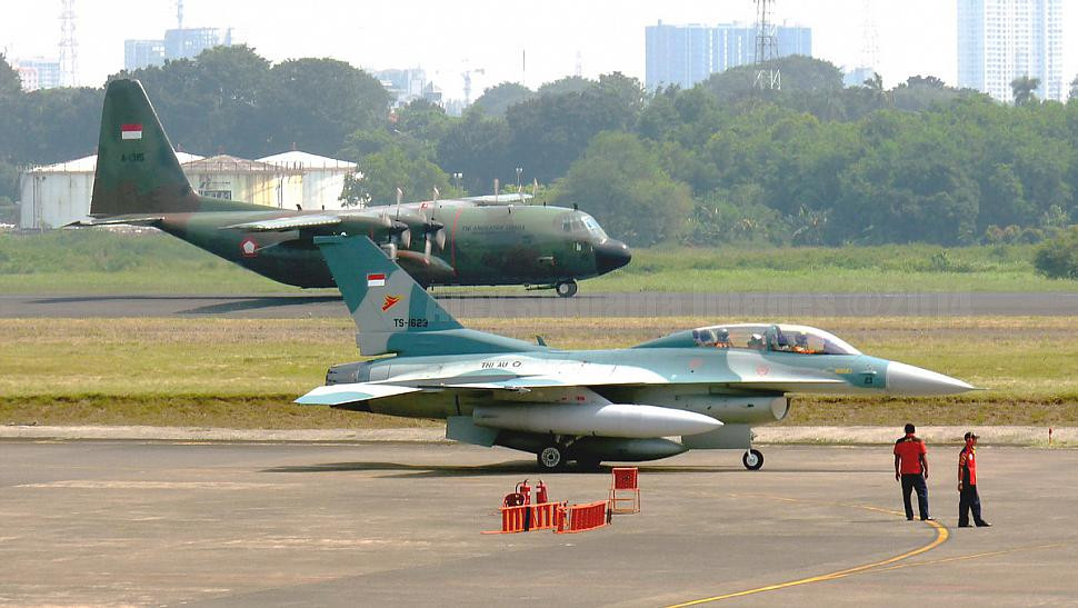 Cụ thể, Indonesia còn đang sở hữu tiêm kích Su-27 và Su-30 do Nga cung cấp. Mặc dù tổng cộng Indonesia chỉ có 16 chiến đấu cơ loại này nhưng đây mới được đánh giá là loại chiến đấu cơ mạnh nhất mà Indonesia đang có trong tay hiện tại. Nguồn ảnh: Pinterest.