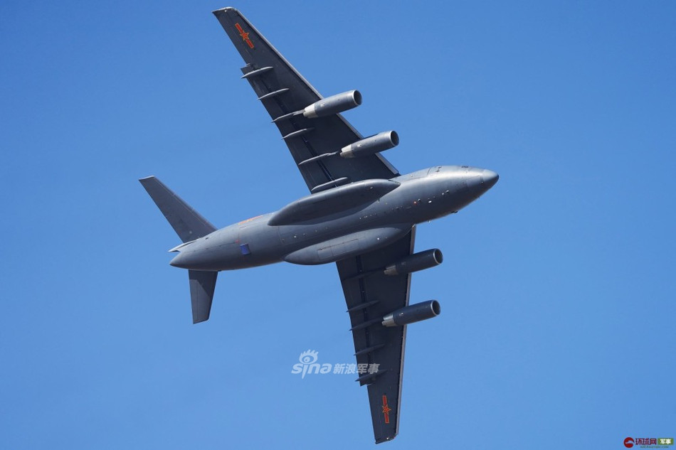 Loại máy bay này có kíp chiến đấu chỉ ba người, mang theo được tối đa 66 tấn hàng hóa nhưng lại được trang bị bốn động cơ phản lực do Nga sản xuất. Nguồn ảnh: Sina.