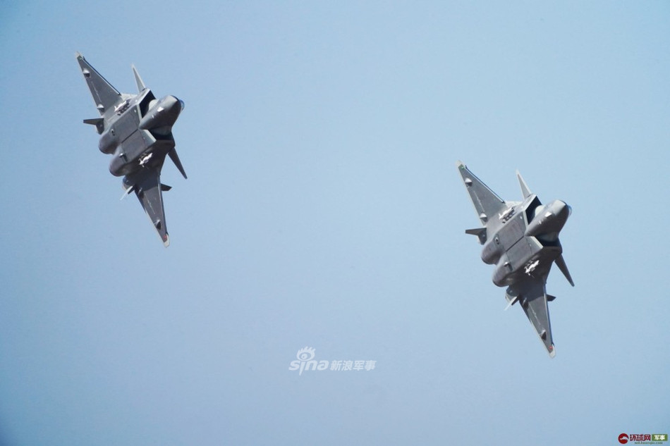 Đầu tiên và là loại vũ khí được đánh số 20 nổi tiếng nhất của Trung Quốc chính là chiến đấu cơ J-20. Nguồn ảnh: Sina.