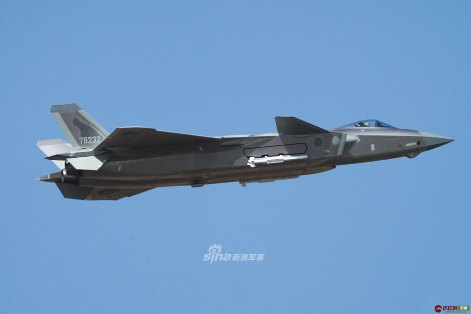 Theo tính toán, Hàn Quốc và Nhật Bản sẽ sở hữu khoảng 200 chiến đấu cơ thế hệ năm trong tương lai và Trung Quốc với quân bài J-20 sẽ phải có số lượng ít nhất là bằng với con số này để tạo dựng được thế cân bằng. Nguồn ảnh: Sina.