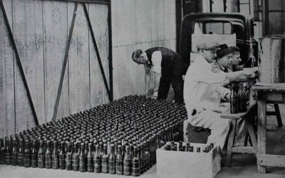 Do tính chiến thuật của lực lượng tăng thiết giáp của mọi quốc gia trong thời Chiến tranh Thế giới thứ hai là đột phá vòng vây. Vậy nên, bộ binh hoàn toàn có thể chờ xe tăng đối phương vào gần trước khi sử dụng bom xăng để tấn công. Nguồn ảnh: Pinterest.