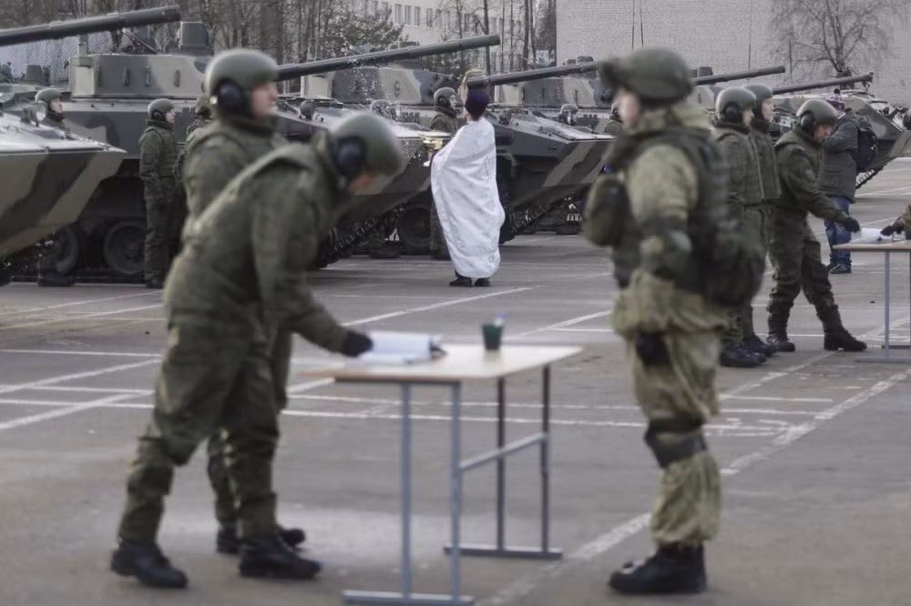 Mặc dù vậy, Nga hiện tại dường như không có ý định xuất khẩu loại thiết giáp này ra nước ngoài. Có lẽ, Moscow muốn bảo vệ bí mật của loại thiết giáp độc đáo bậc nhất có khả năng nhảy dù từ máy bay vận tải với kíp lái ngồi sẵn bên trogn này. Nguồn ảnh: Journal.