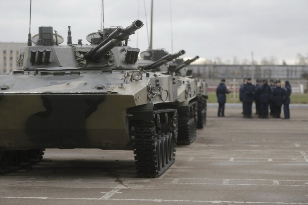 Hoả lực của xe cực kỳ mạnh với khẩu pháo chính cỡ nòng 100mm loại pháo có rãnh xoắn, pháo đồng trục cỡ nòng 30mm cùng với súng máy 7,62mm. Nguồn ảnh: Journal.