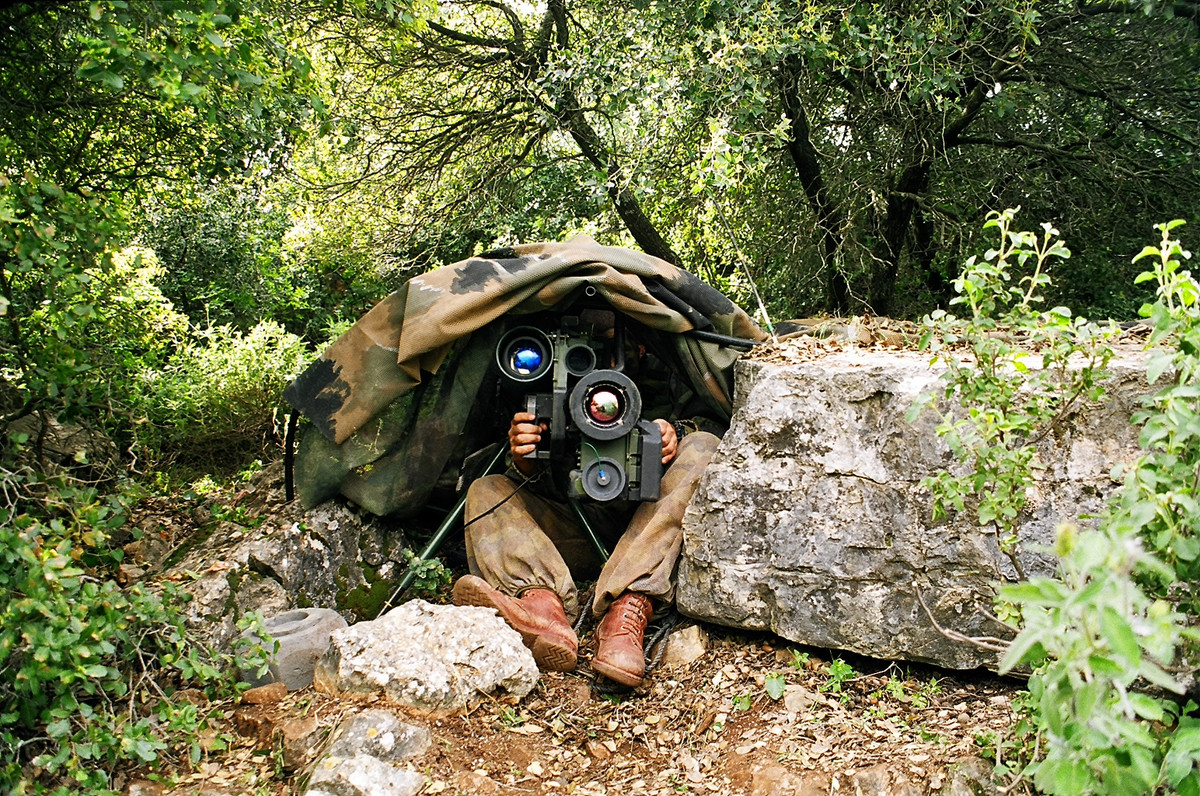 Không chỉ có khả năng tiêu diệt mục tiêu ở khoảng cách lớn, Spike NLOS thậm chí còn có hệ thống dẫn đường quang điện liên kết với dữ liệu không dây thời gian thực để tăng độ chính xác khi khai hỏa ở tầm bắn tối đa. Nguồn ảnh: Pinterest.