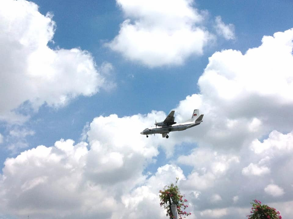 Loại máy bay này từng là ngựa thồ lớn nhất, khoẻ nhất của Không quân Việt Nam. Nhiệm vụ của vận tải cơ An-26 trong biên chế của quân đội ta chủ yếu là vận tải hàng hoá. Nguồn ảnh: Airliners.