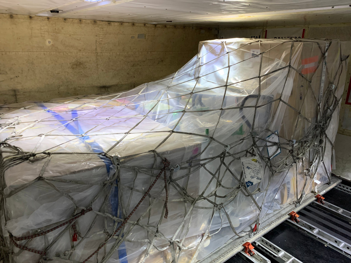 Số máy thở này được vận chuyển trên 2 chuyến bay mang số hiệu VN7227 và VN7221.