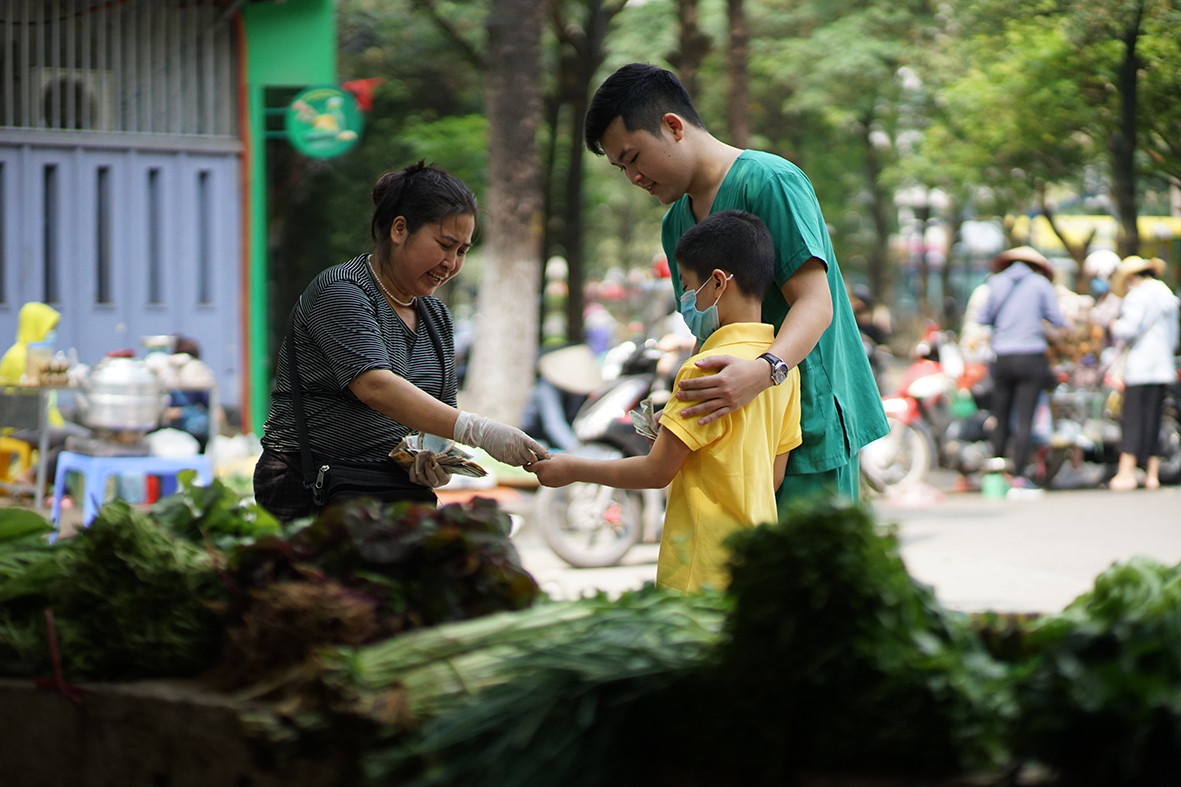 Theo anh Thọ, đây là cách rất tốt để các em biết chi tiêu, tiết kiệm chi phí cho quán.