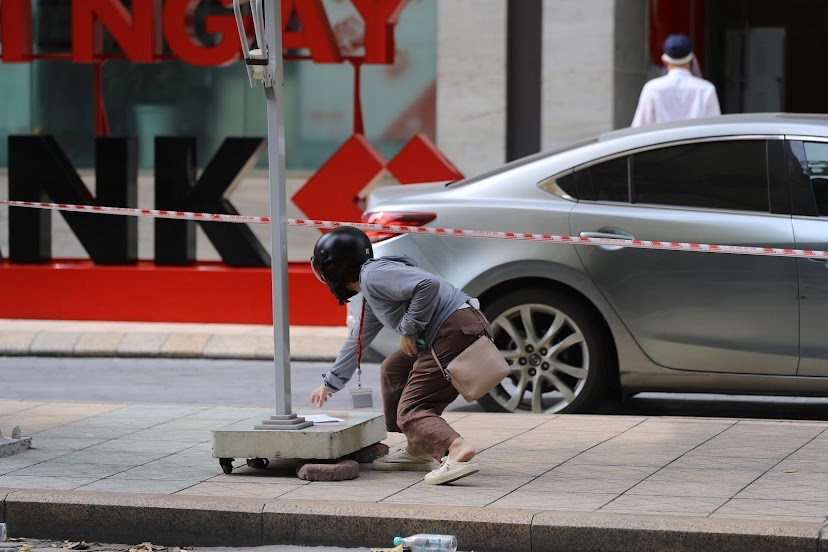 Ngoài ra, nhân viên tại đây cũng không tụ tập xuống tầng 1 cho đến khi có thông báo tiếp theo.