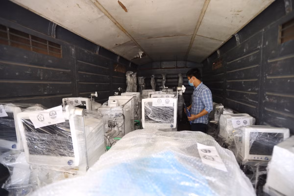 Chiều cùng ngày, tất cả số thiết bị trên sẽ được vận chuyển về địa điểm tập kết.