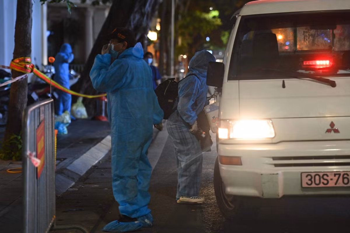 Phong toa quan pizza Company o Doan Tran Nghiep do nhan vien nghi la F0