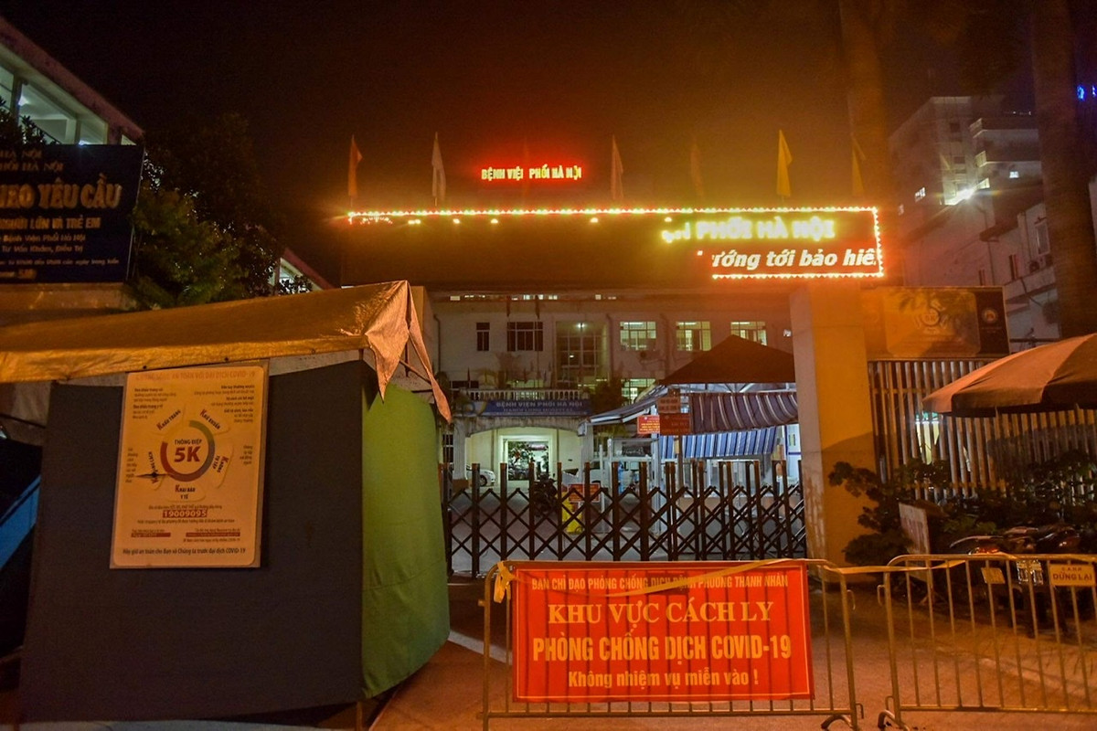 Bác sĩ Phạm Hữu Thường - Giám đốc BV Phổi Hà Nội cho biết, trong quá trình xét nghiệm sàng lọc đã phát hiện ra 14 ca dương tính.