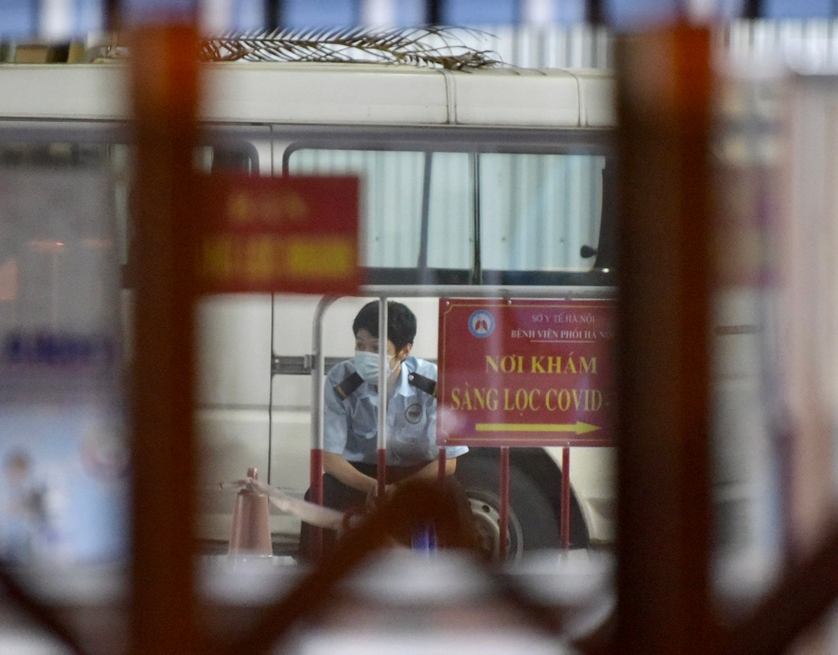 Trong số đó có 9 bệnh nhân, 3 nhân viên và 1 người nhà bệnh nhân.