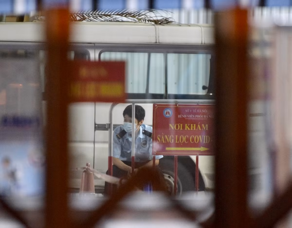 Trong số đó có 9 bệnh nhân, 3 nhân viên và 1 người nhà bệnh nhân.