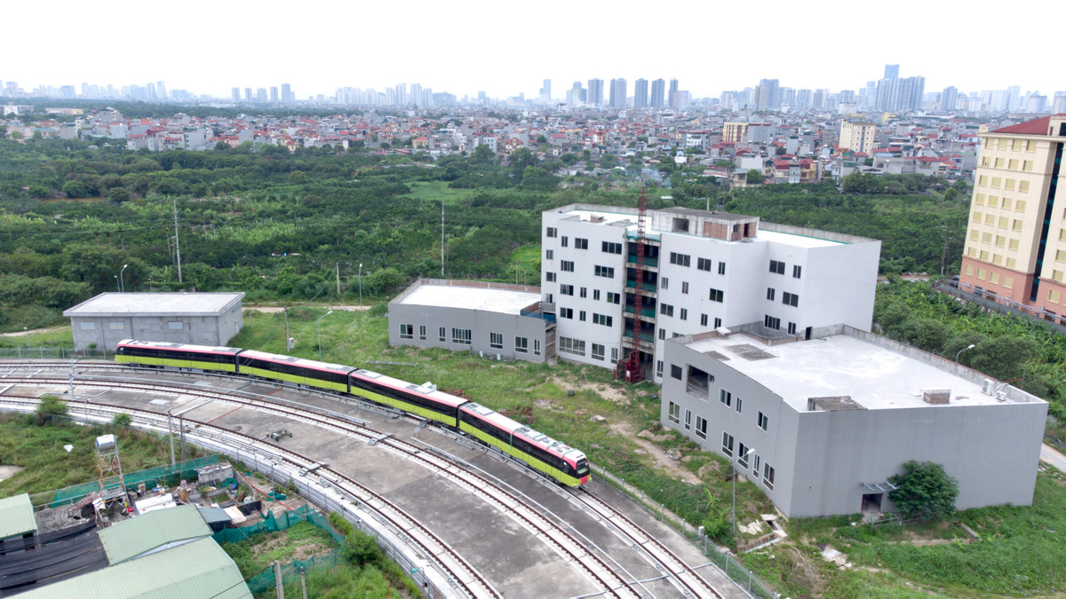 Tau duong sat Nhon - Ga Ha Noi tren cao chay thu nghiem lien dong 8,5km