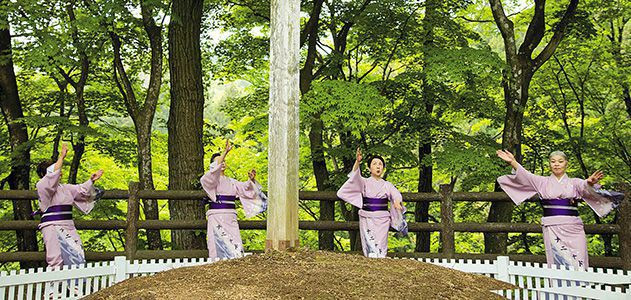 Chúa Jesus còn được cho là được chôn cất trong ngôi mộ ở Shingō, Nhật Bản. Theo giả thuyết này, Chúa Jesus đến châu Á khi 21 tuổi để theo đuổi tri thức và thần học. Chúa Jesus trở về Judea khi 33 tuổi và bị bắt vì giảng đạo. Khi ấy, một người anh của Chúa Jesus chịu tội thay Ngài và bị hành hình.