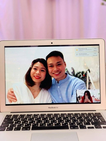 Khong the ve nuoc vi dich, doi tre to chuc dam hoi online