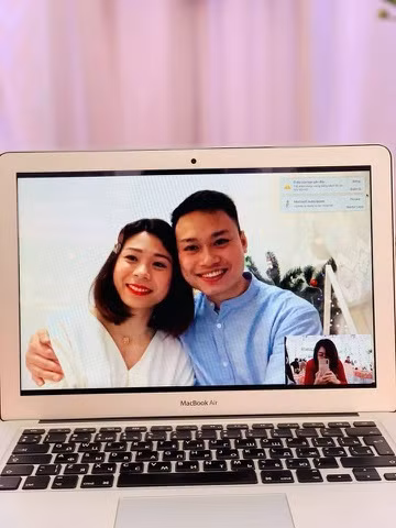 Khong the ve nuoc vi dich, doi tre to chuc dam hoi online