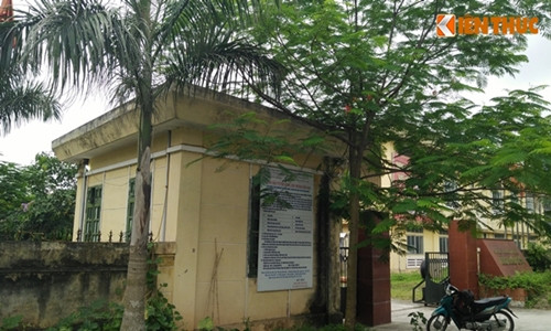 Căn phòng bảo vệ, nơi ông Q. bị đối tượng xấu ra tay sát hại trong đêm.