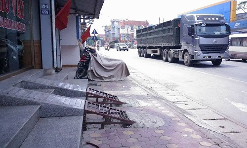 Hiện trường xảy ra vụ chém nhau kinh hoàng.