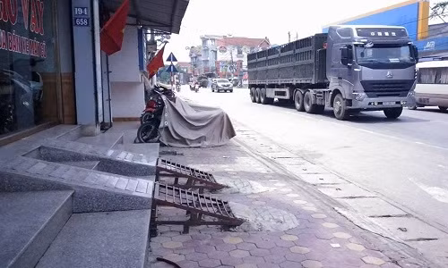 Hiện trường xảy ra vụ chém nhau kinh hoàng.