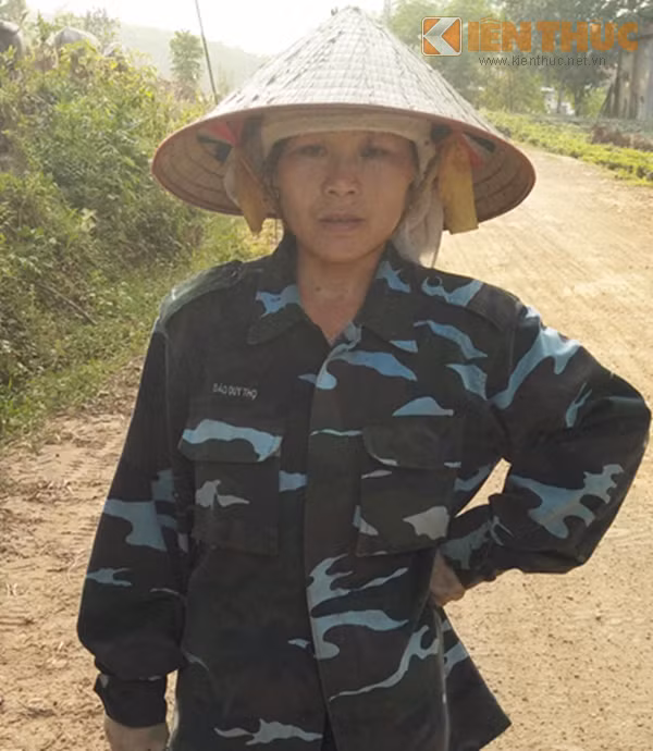 Bà Đỗ Thị Lượt kể lại giấc mơ kỳ lạ. Bà Lượt vừa xót thương cho đứa cháu xấu số, lại thêm giận chị T. thiếu suy nghĩ nên mới hành động vứt xác con trong bụi rậm làm nhiều người phẫn uất.