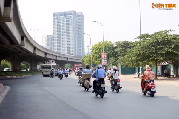 Đi giữa thiên đường và địa ngục.