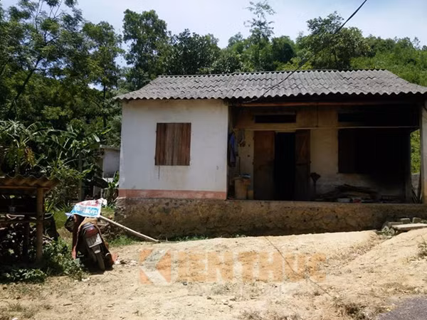 Ngôi nhà, nơi người cha đồi bại cưỡng hiếp con gái 15 tuổi lúc nửa đêm