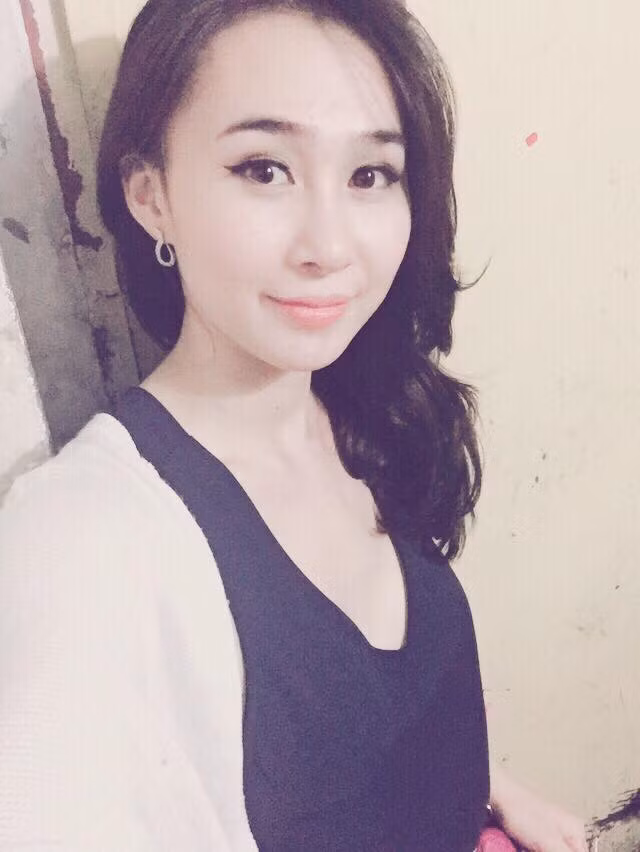 Ngắm vẻ đẹp nuột nà của cô giáo 9X dạy múa bụng Nguyễn Dư Ngân.