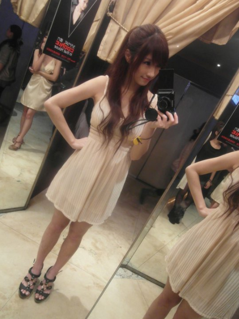 Vu Đại Mộng sinh năm 1994, hiện là sinh viên ngành Quản lý đầu tư của Đại học Thế Tân. Được giới thiệu là hoa khôi của trường, Vu Đại Mộng mau chóng gây ấn tượng với nhiều người bằng chiều cao 1m70 và vóc dáng cực chuẩn.