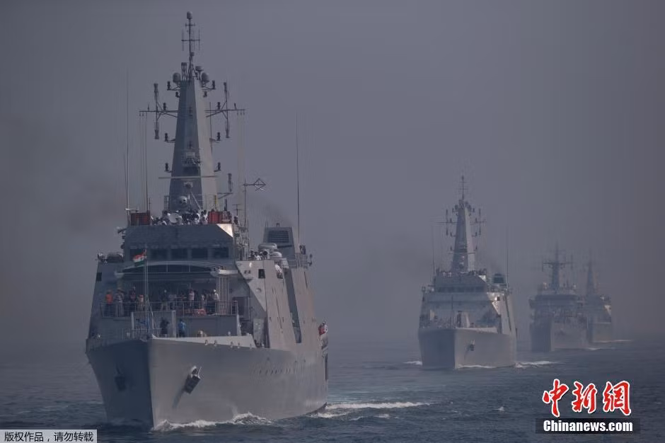 Vào hôm 4/2, nước chủ nhà Ấn Độ đã tổ chức hoạt động sơ duyệt diễn tập chuẩn bị cho cuộc duyệt binh hải quân quốc tế tại khu vực biển Visakhapatnam.