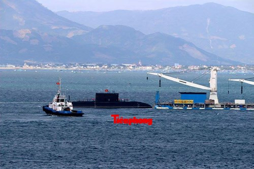 Trong các ngày 3/2 và 4/2, công tác chuẩn bị mọi mặt cho việc đưa tàu 186 – Đà Nẵng ra khỏi tàu Rolldock Star và đưa vào cảng Lữ đoàn tàu ngầm 189 đã được thực hiện.