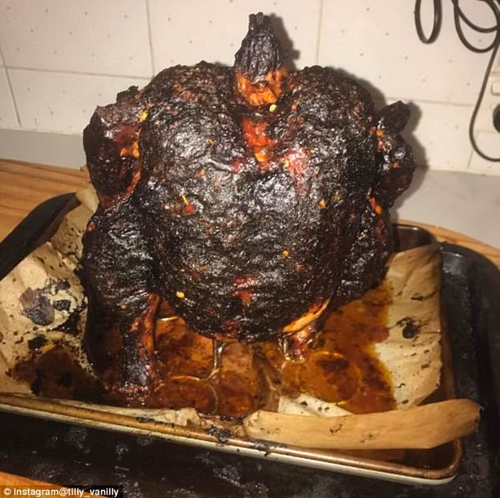 Món gà nướng bia tuyệt hảo dưới tay của một người vụng về biến thành món than gà.