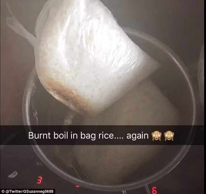 Cô nàng đại đoảng nấu cơm cho gạo còn nguyên cả bao vào nồi.