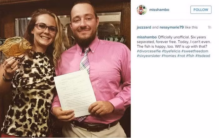 Nhiều cặp đôi sau ly hôn hớn hở chụp cùng nhau và giải thích, họ đã kết thúc cuộc hôn nhân, tôn trọng lẫn nhau và có kế hoạch là bạn bè để cùng chăm sóc con cái trong tương lai.