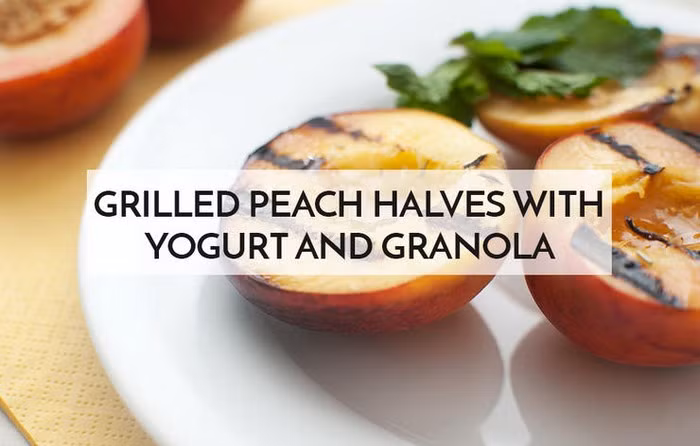 Hãy bổ đôi quả đào, bỏ hạt và phết thêm bơ rồi nướng đến khi đào chuyển màu vàng sậm. Sau khi nướng cho thêm sữa chua và ngũ cốc trộn cùng đào. Dinh dưỡng cho khẩu phần này là 390 calo, 10g chất béo, 3,5g chất béo bão hòa, 5g cholesterol, gmg natri, 56g carbon, 8g chất xơ và 18g protein.