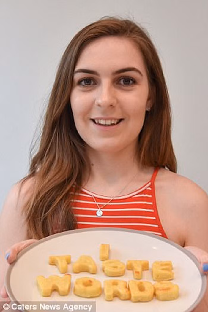 Không chỉ là nghe và nhìn thấy từ ngữ thì Kathryn mới bị kích thích mà thậm chí ký ức tuổi thơ cũng gây nên bệnh. Chẳng hạn khi nghe đến tên John, cô lại nếm được vị khoai tây. Bởi ông nội cô tên John và khi còn bé ông thường nướng khoai tây cho cháu ăn mỗi tối.