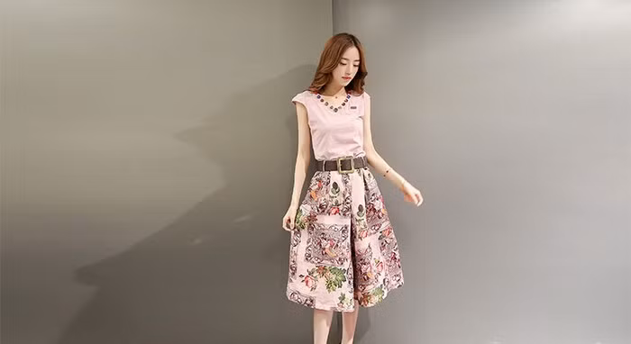 Kiểu quần culottes có ưu điểm vượt trội là thiết kế rộng với phần eo cao tôn dáng vòng 3 nhưng lại che vòng 2 ngấn mỡ và che đi khuyết điểm chân to, chân cong. Ảnh: Thoitrangzola.