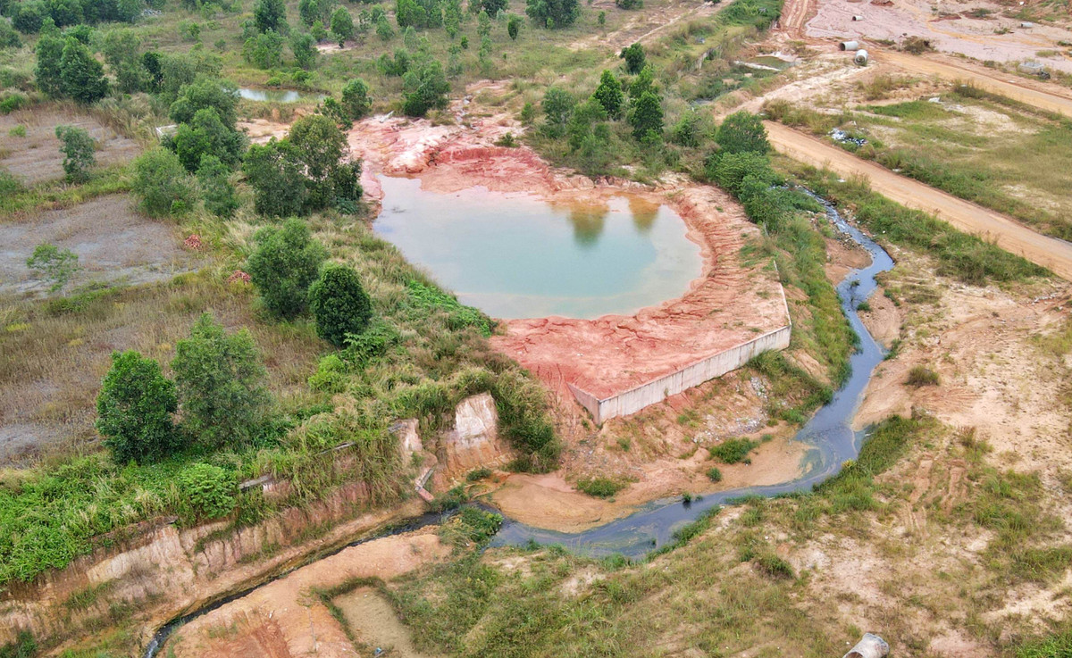 Binh Duong: Cam san lap 25 ao ho, dam pha