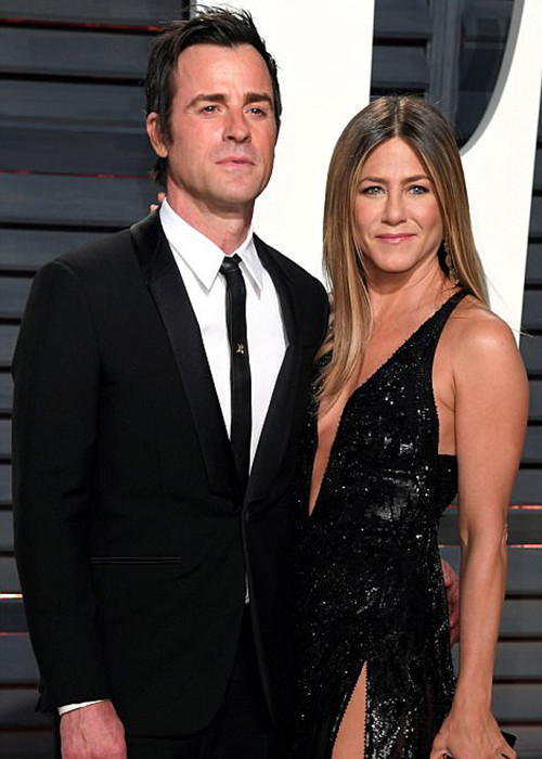 Năm 2011, Jennifer và Justin bắt đầu hẹn hò. Năm 2015, cặp đôi bí mật tổ chức đám cưới.